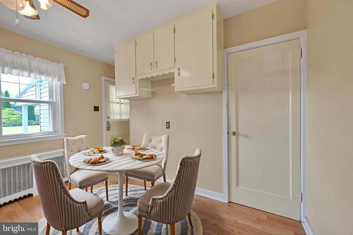 544 W Chestnut Street photo 8