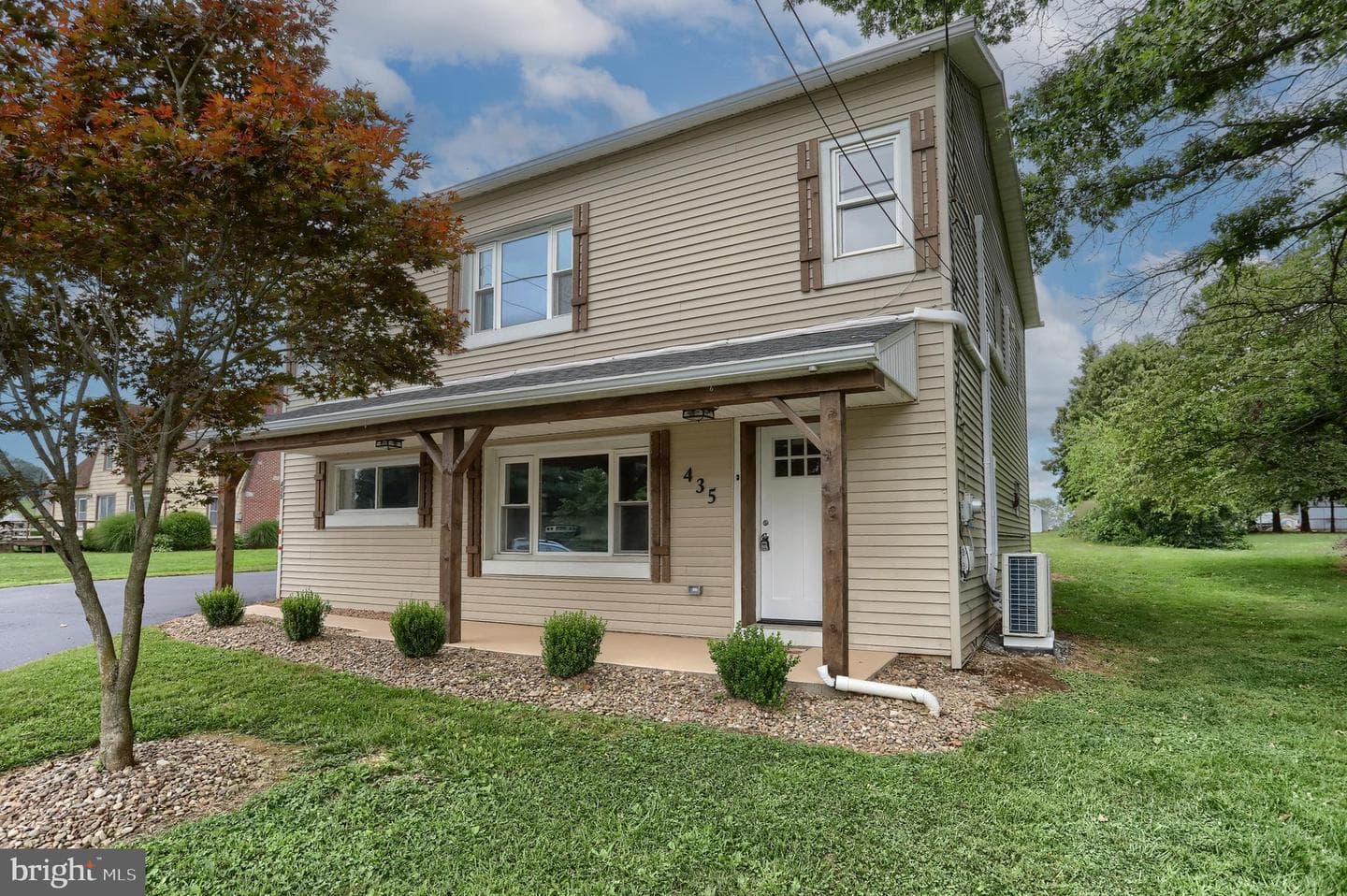 435 Mountville Drive photo 2