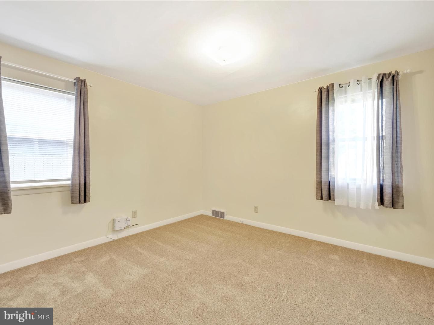 519 N Lincoln Street photo 17