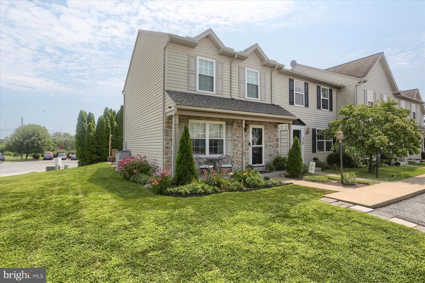 40 Laurel Drive photo 2
