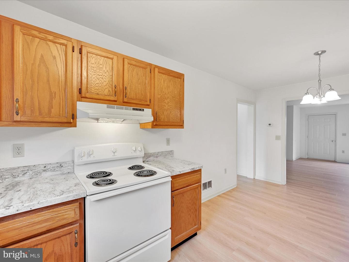 2096 Walnut Street photo 10