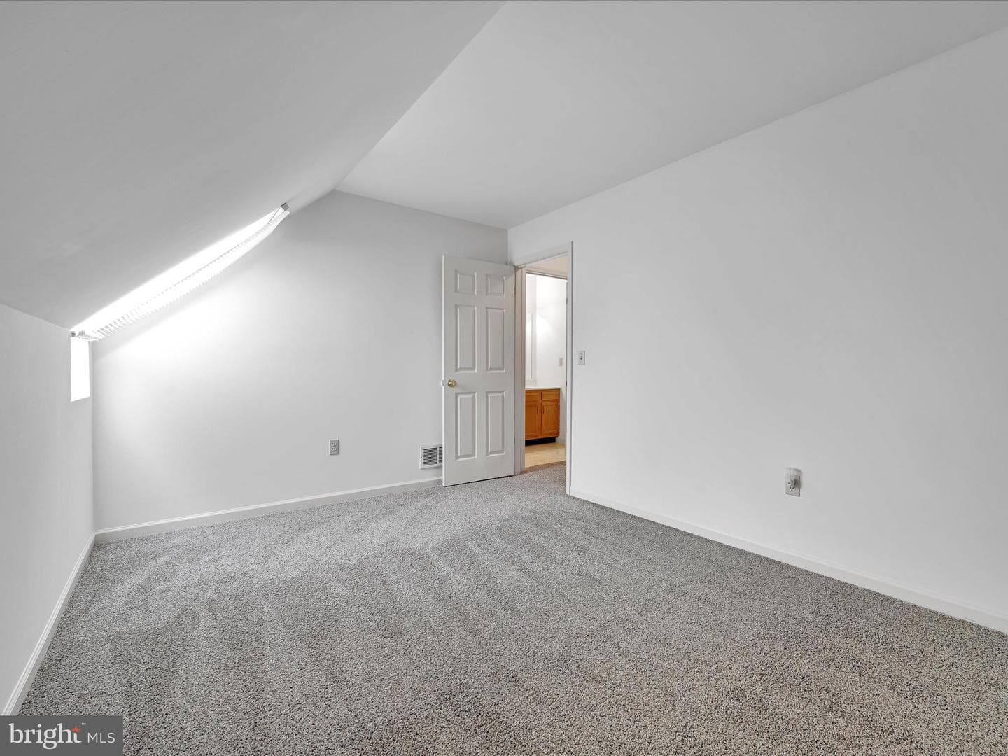 2096 Walnut Street photo 16