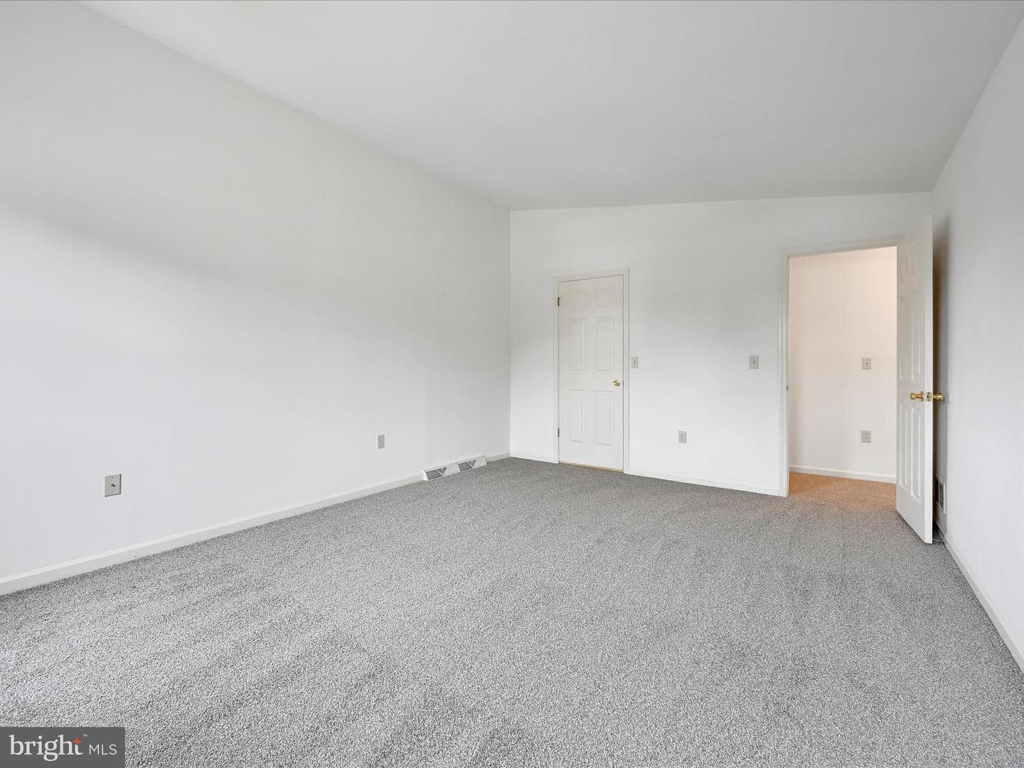 2096 Walnut Street photo 18