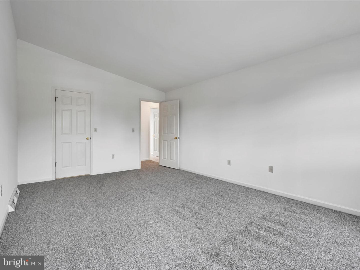 2096 Walnut Street photo 19