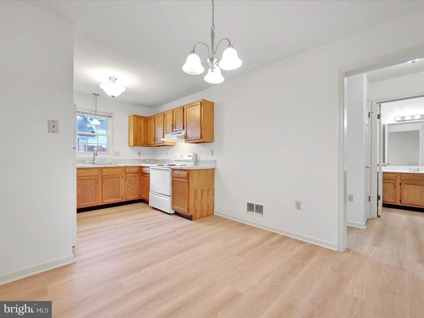 2096 Walnut Street photo 6