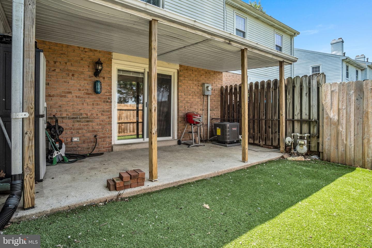 951 E Maple Street photo 21