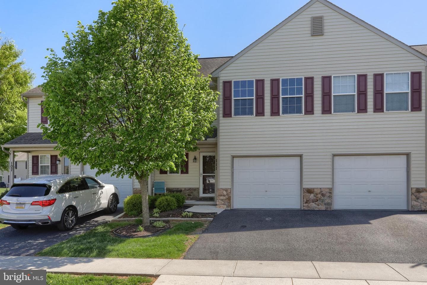 111 N Village Cir L-0119