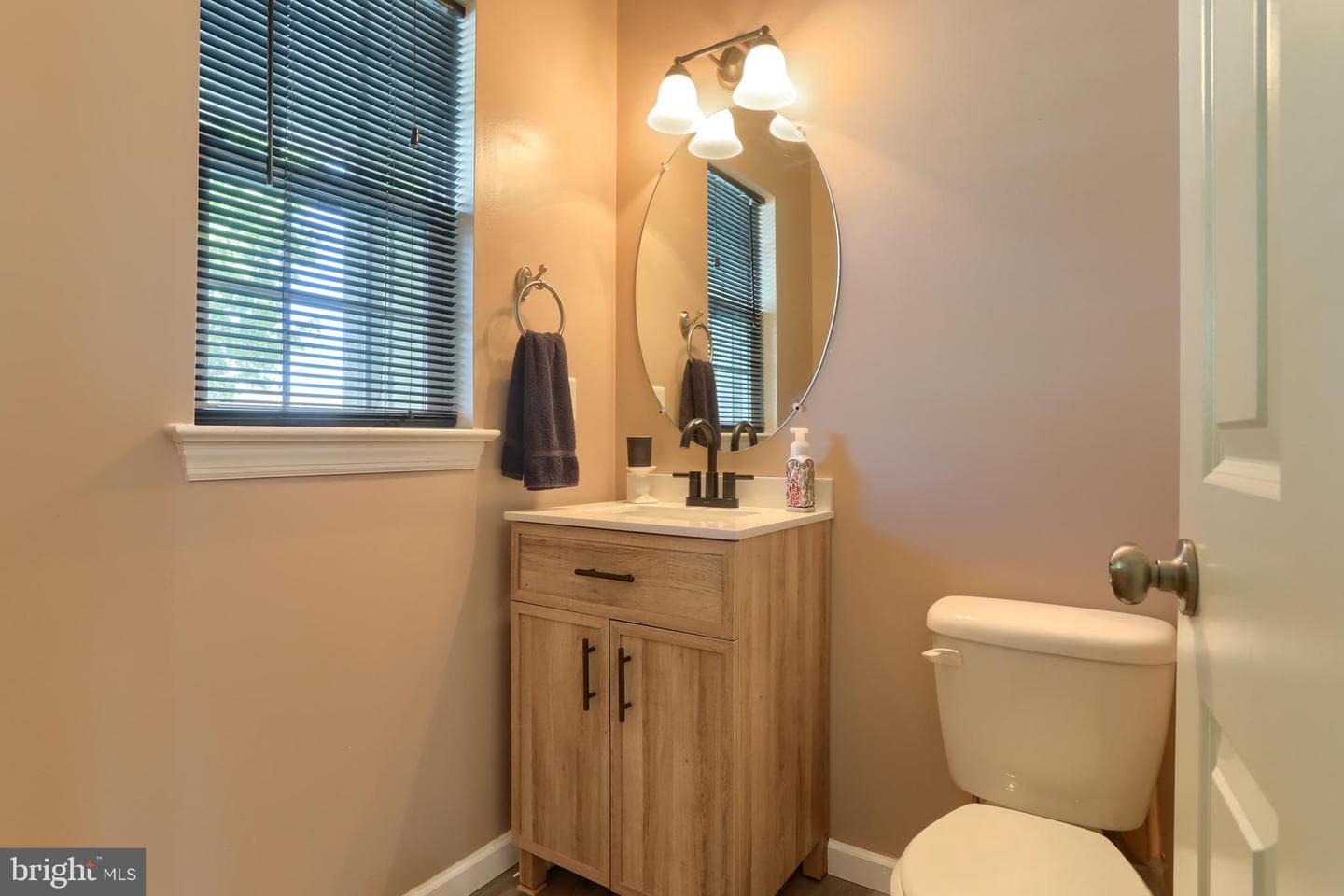 111 N Village Cir L-0119 photo 10