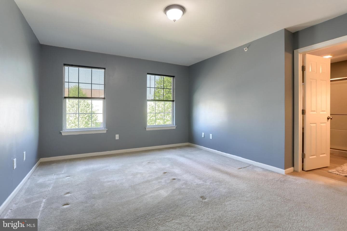 111 N Village Cir L-0119 photo 14