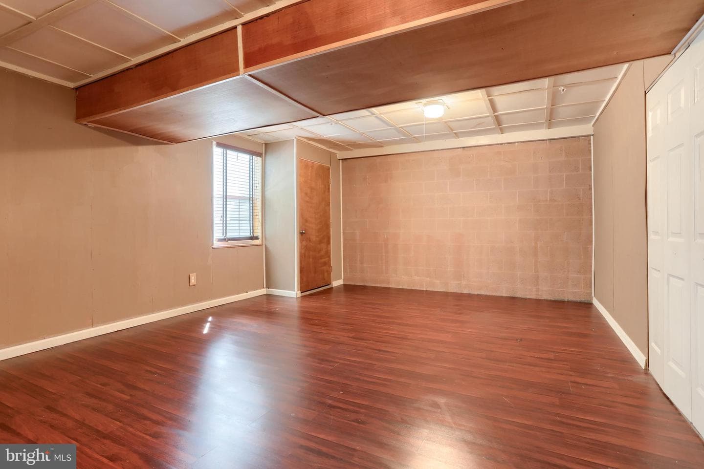 111 N Village Cir L-0119 photo 23