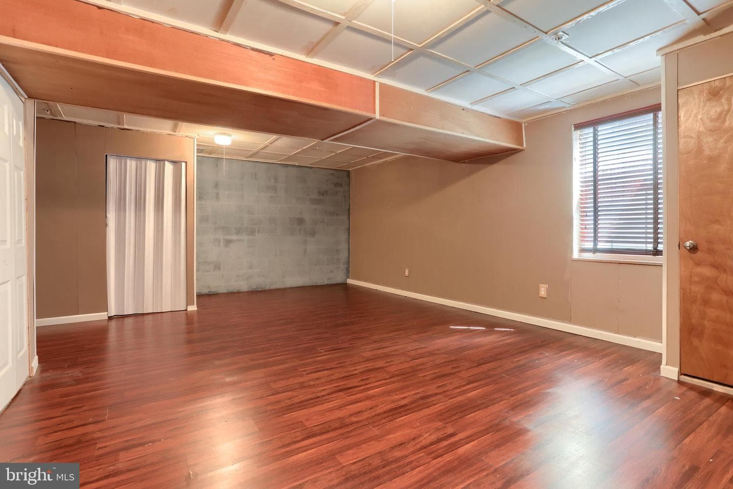111 N Village Cir L-0119 photo 24