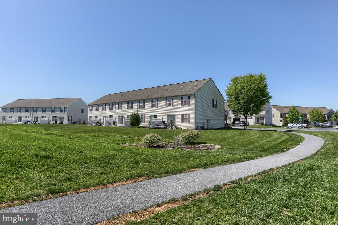 111 N Village Cir L-0119 photo 27