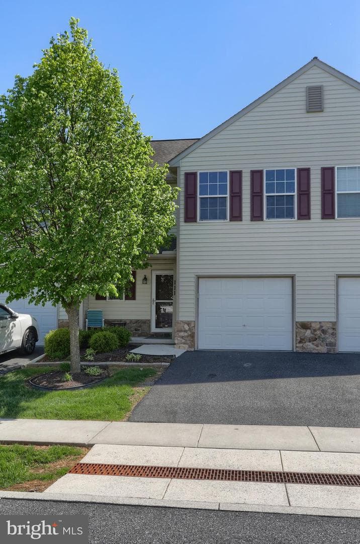 111 N Village Cir L-0119 photo 3