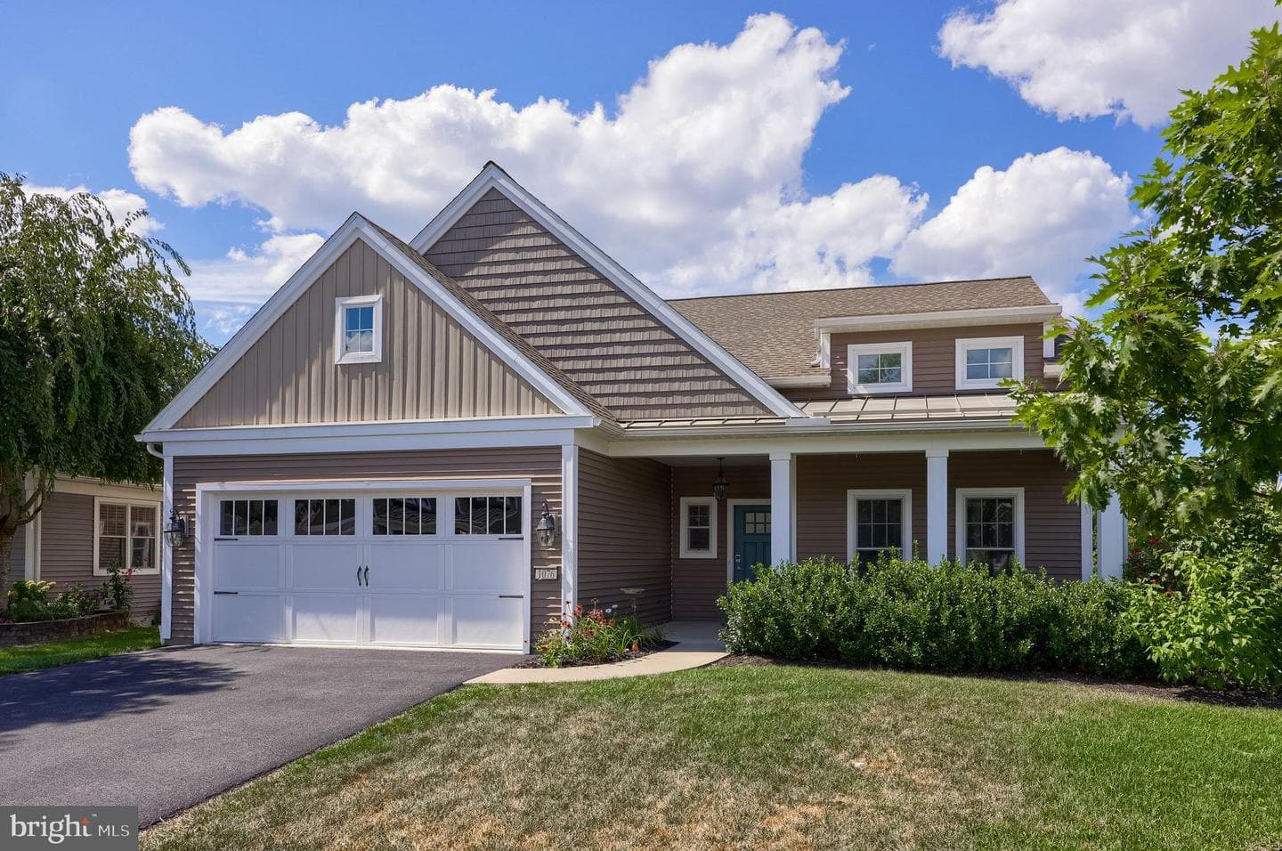 1076 Alden Way photo 2