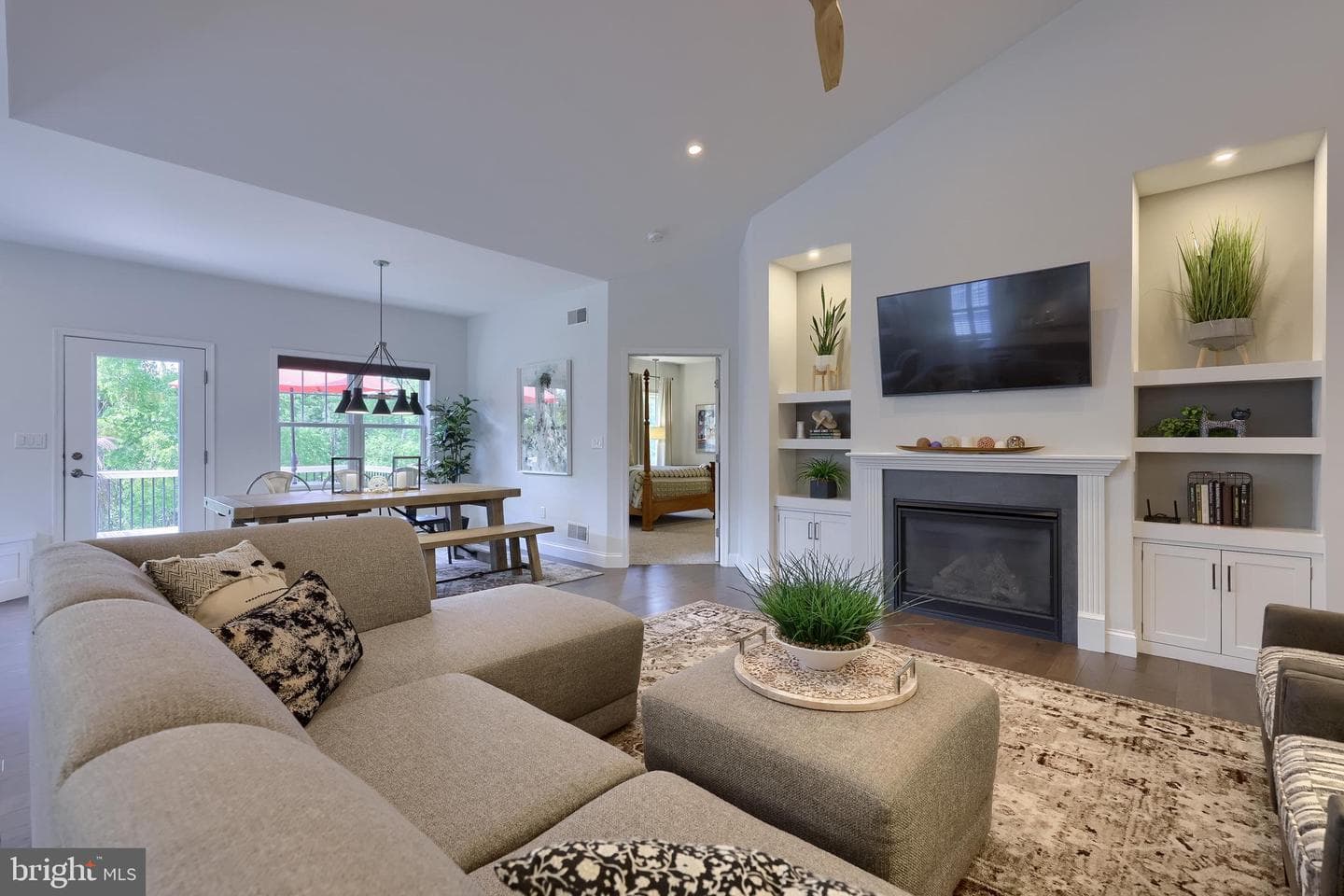 1076 Alden Way photo 32