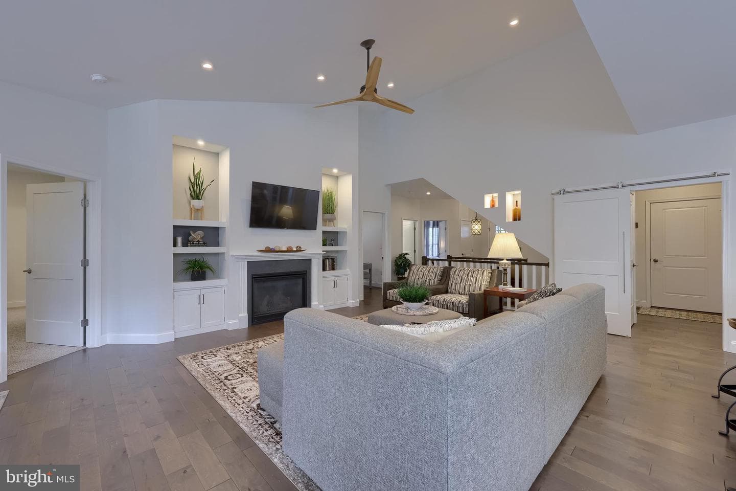 1076 Alden Way photo 35