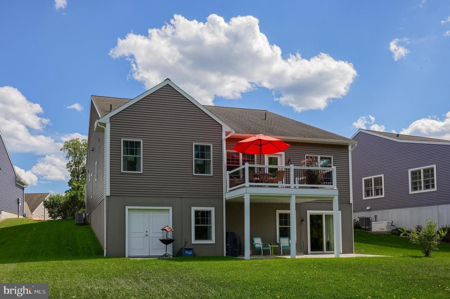 1076 Alden Way photo 6