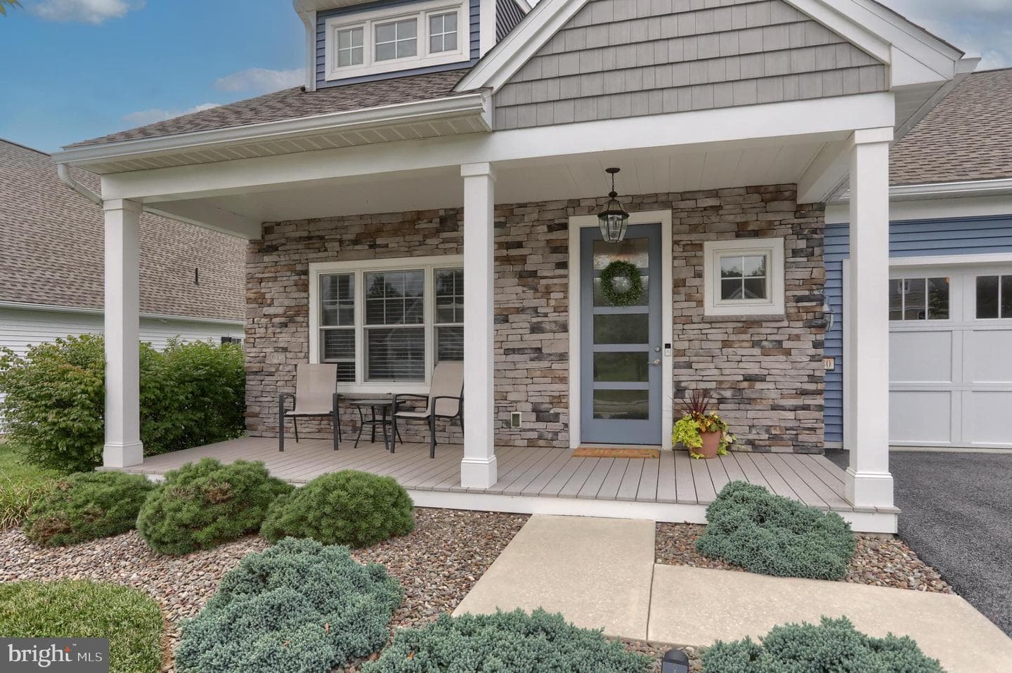 1040 Grant Circle photo 3