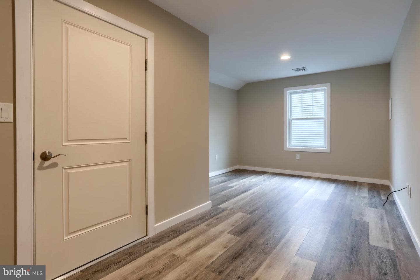 1040 Grant Circle photo 35