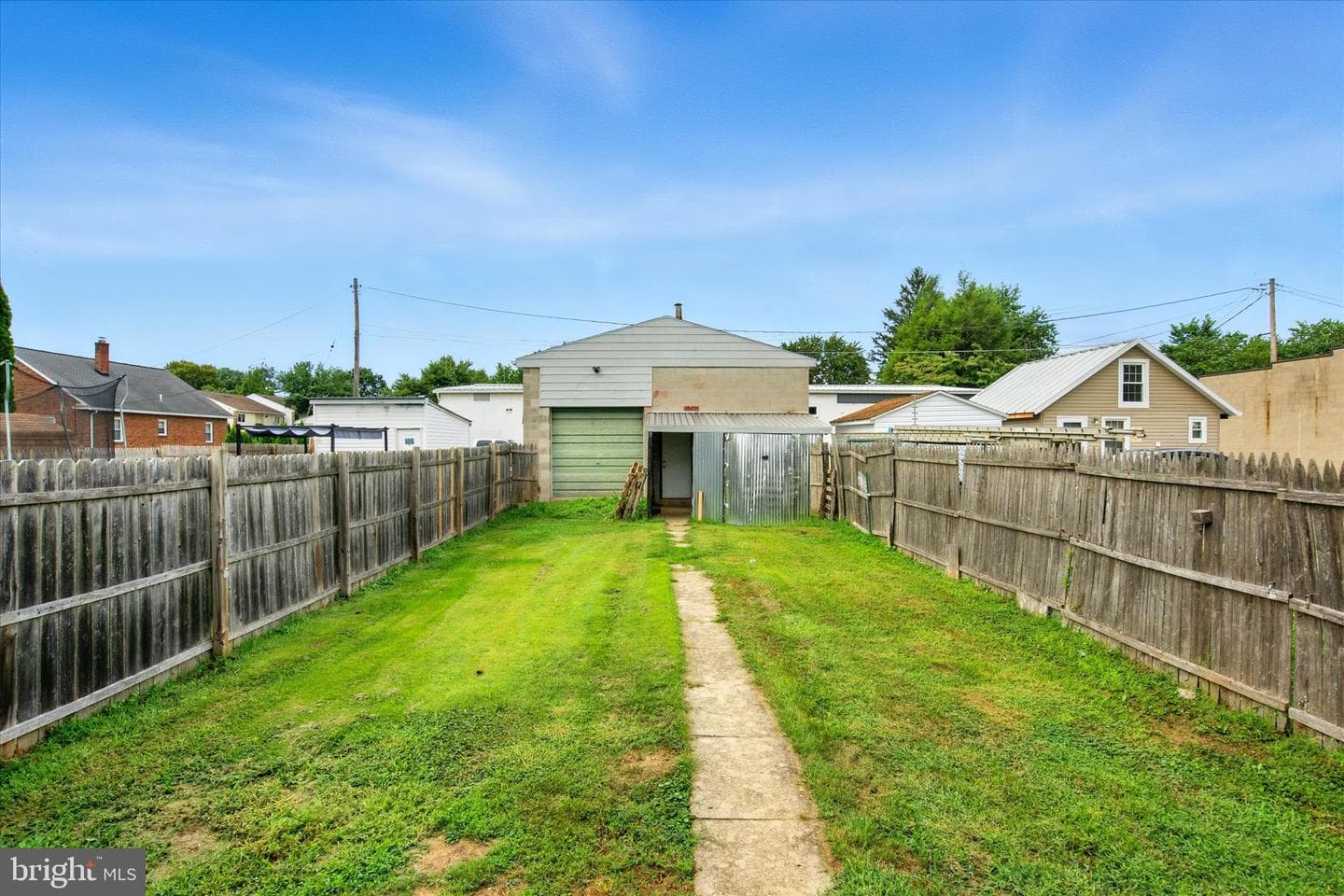 1011 E Lehman Street photo 17