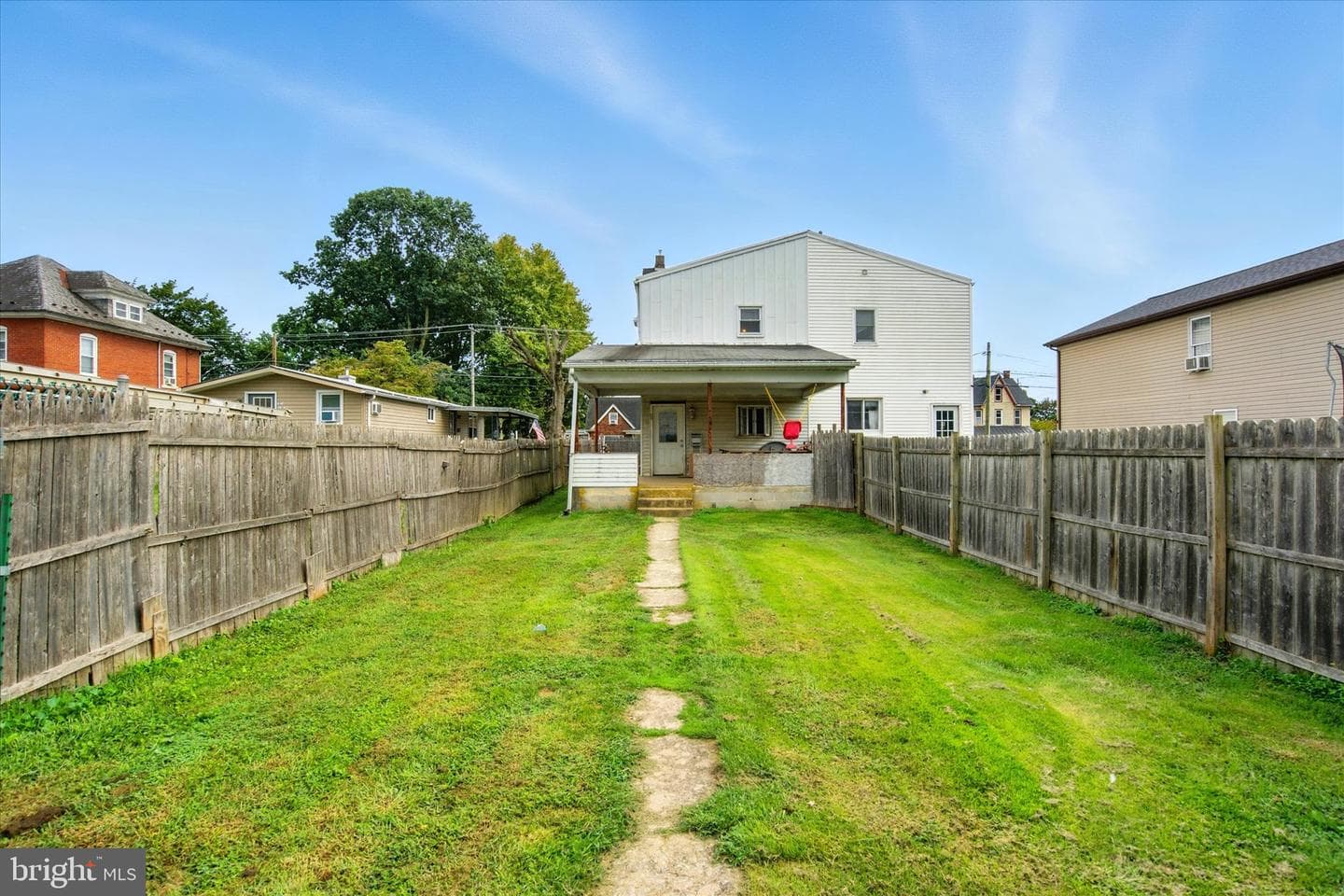 1011 E Lehman Street photo 18