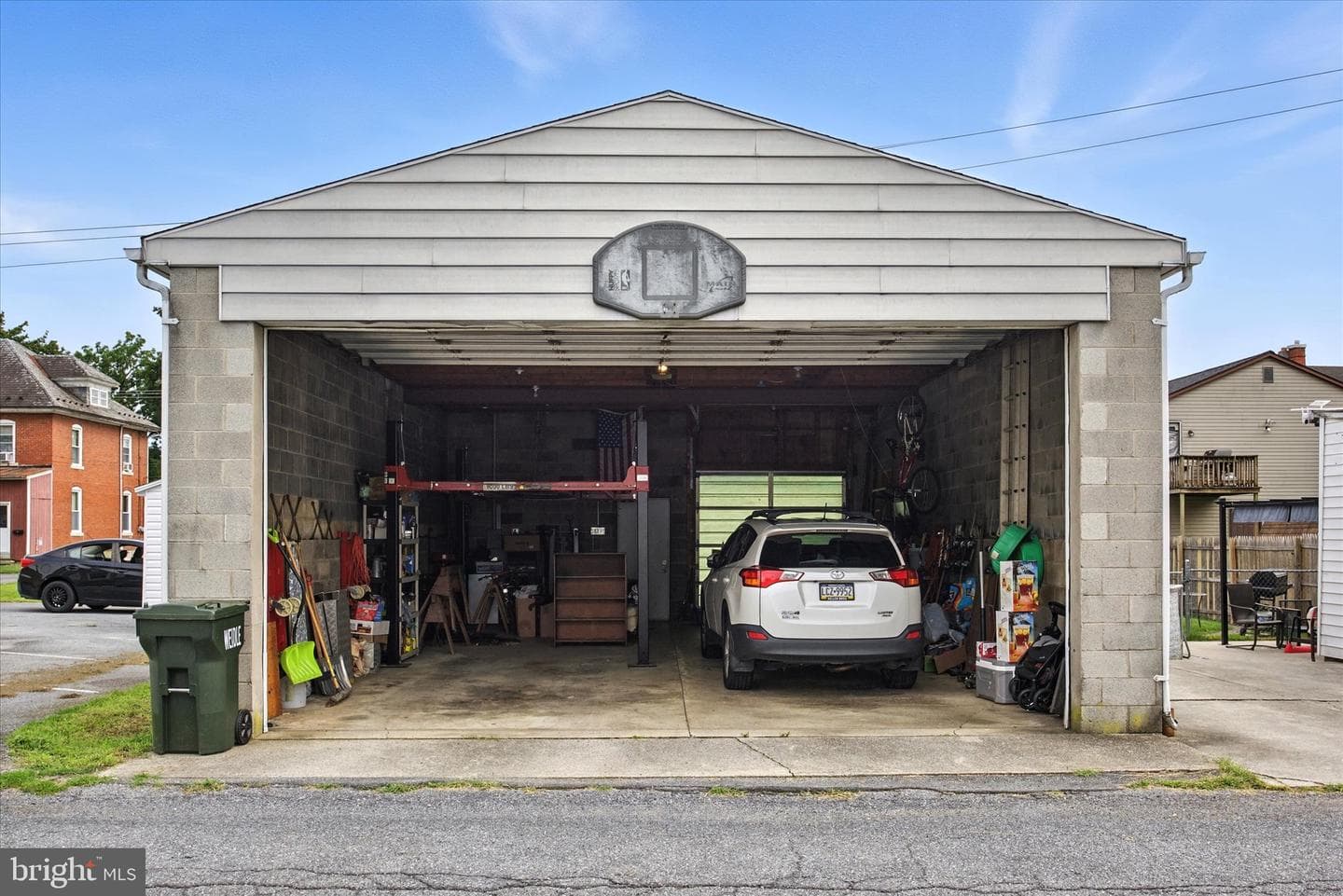 1011 E Lehman Street photo 20