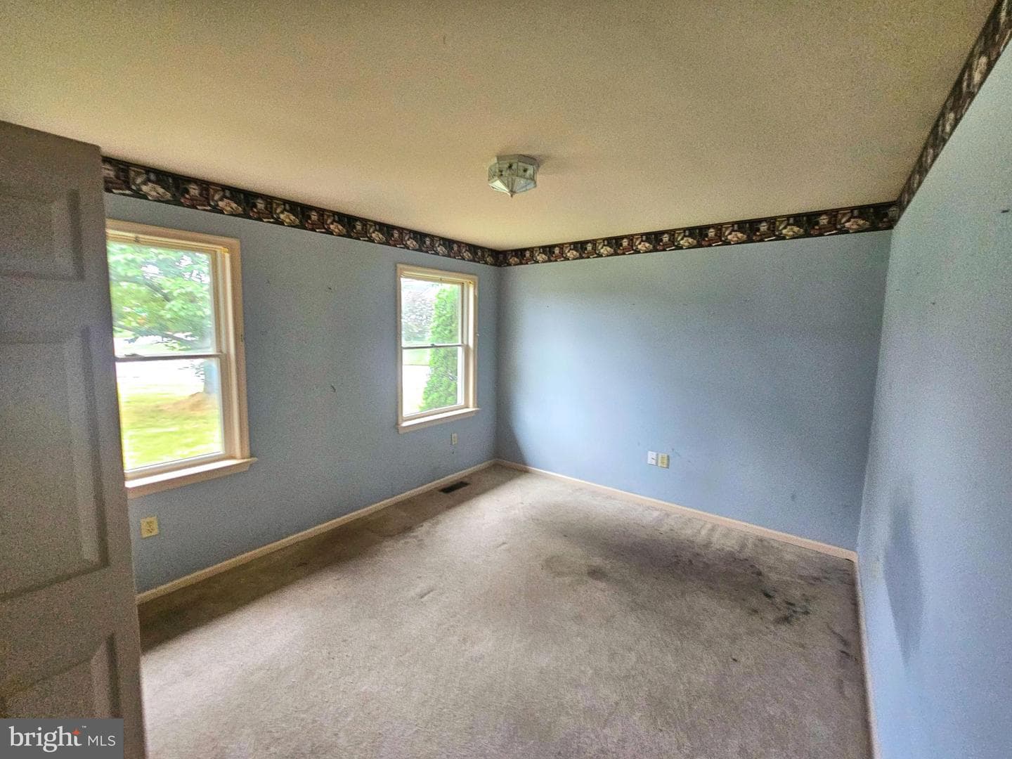 605 Progress Avenue photo 6