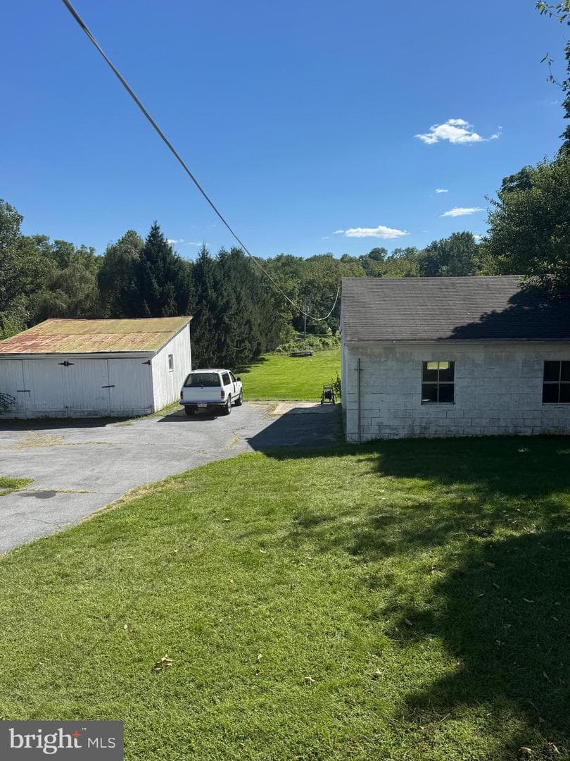 1467 Heidelberg Avenue photo 12