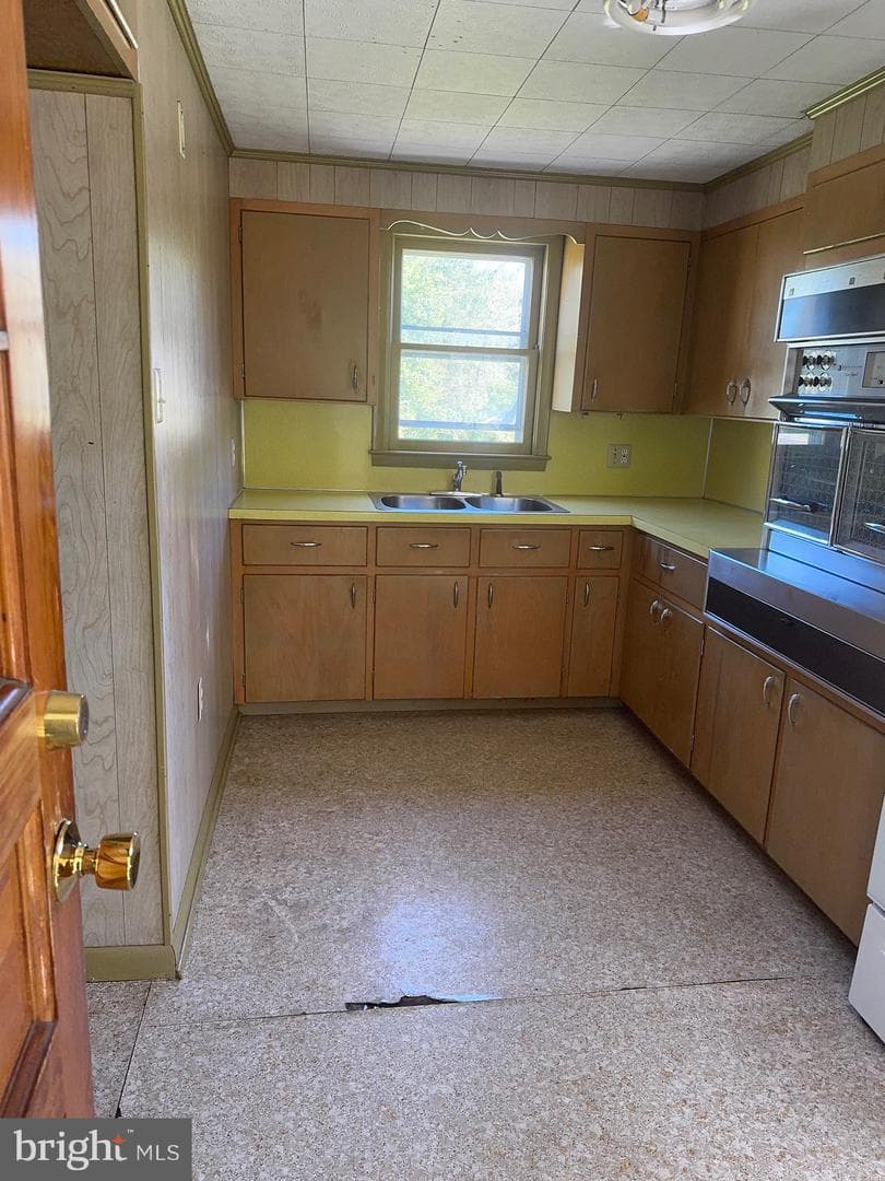 1467 Heidelberg Avenue photo 3