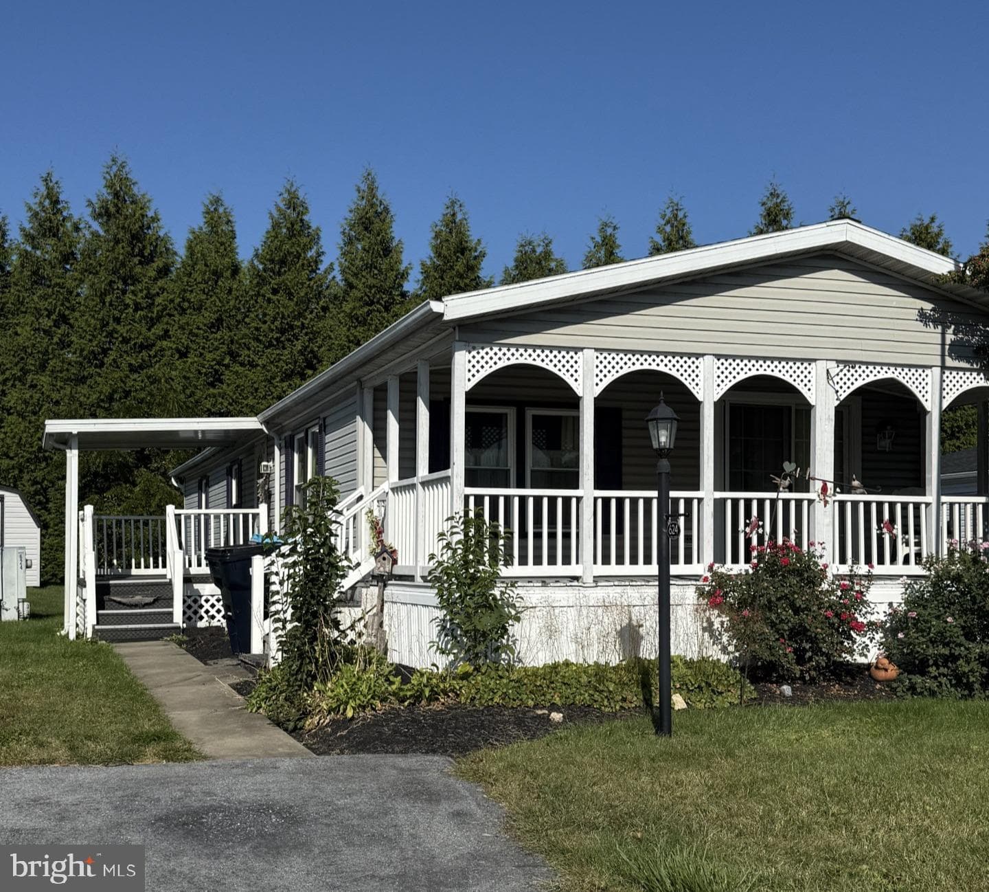 624 W Cedar Street photo 1