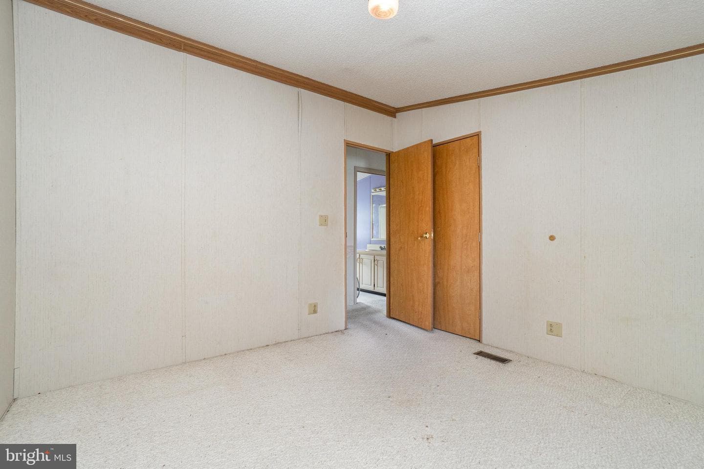 624 W Cedar Street photo 20