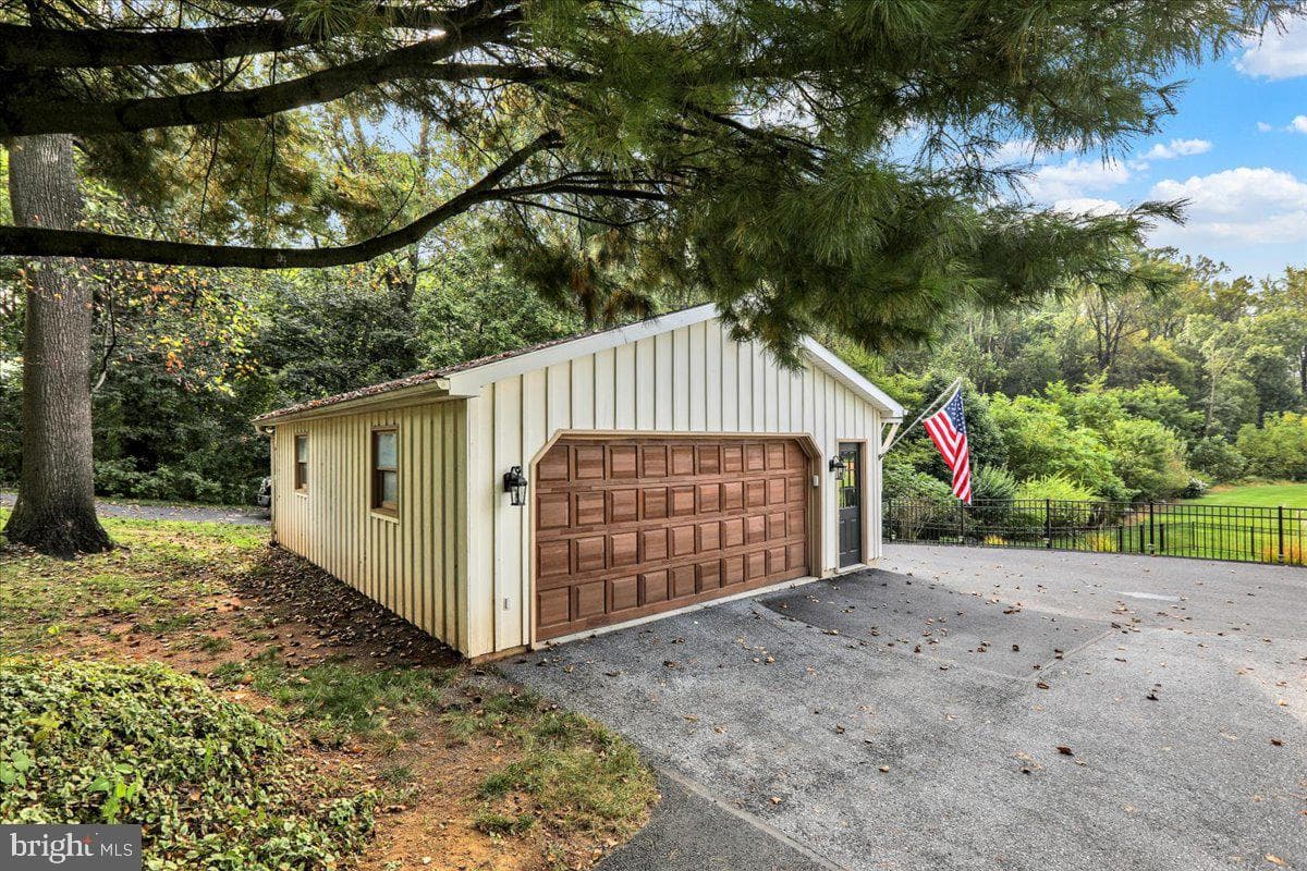 131 Distillery Road photo 4