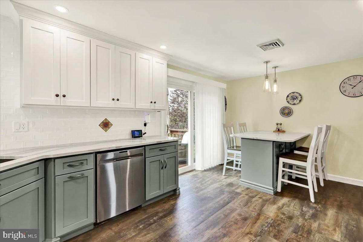 131 Distillery Road photo 6