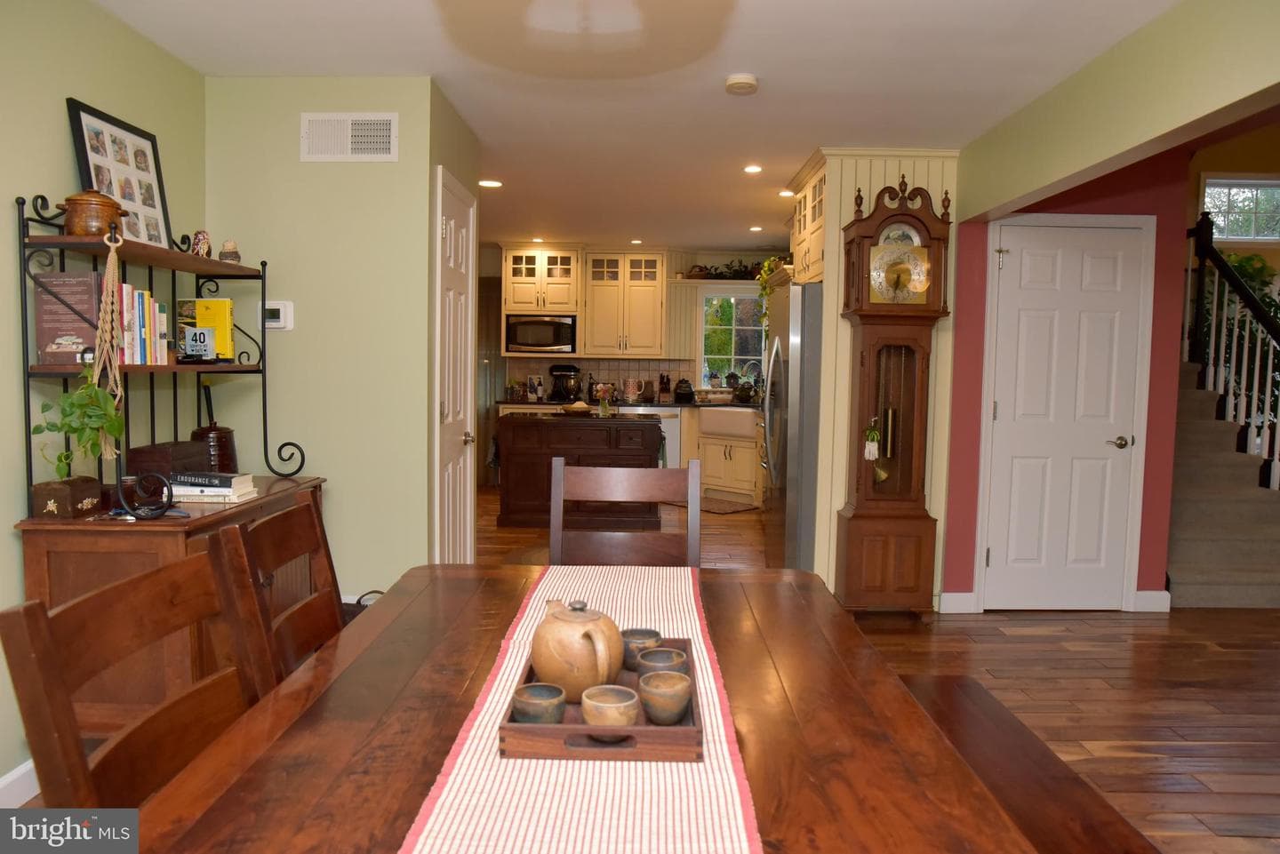 1596 Colonial Circle photo 9