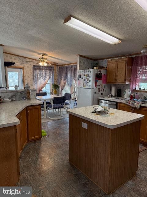 348 W Spruce Street photo 13