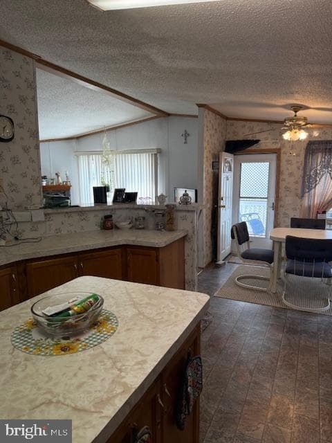 348 W Spruce Street photo 15