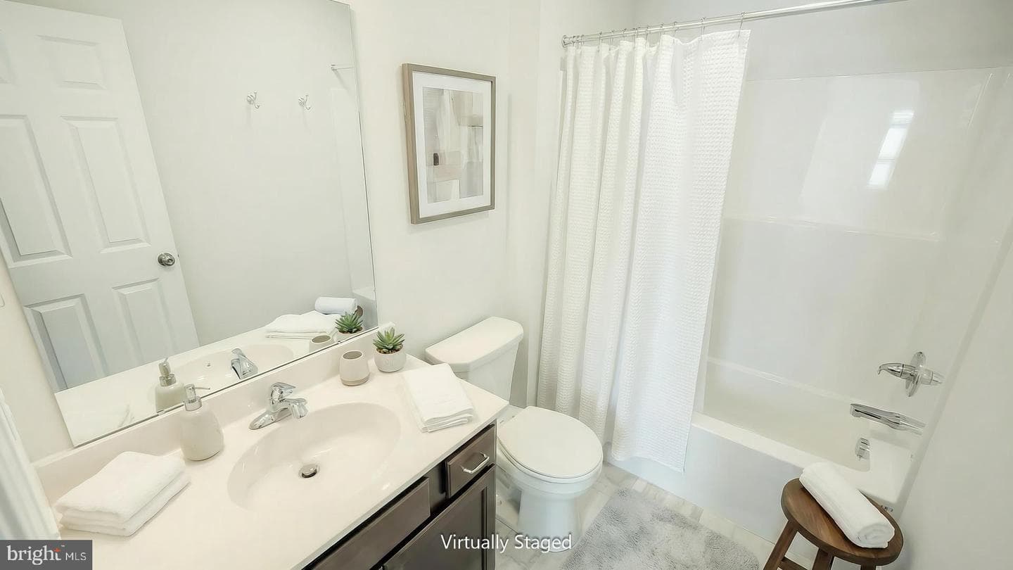 637 Sunset Boulevard photo 15