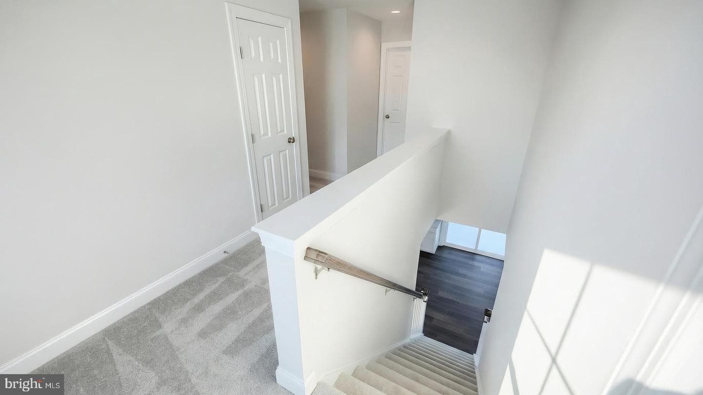 637 Sunset Boulevard photo 7