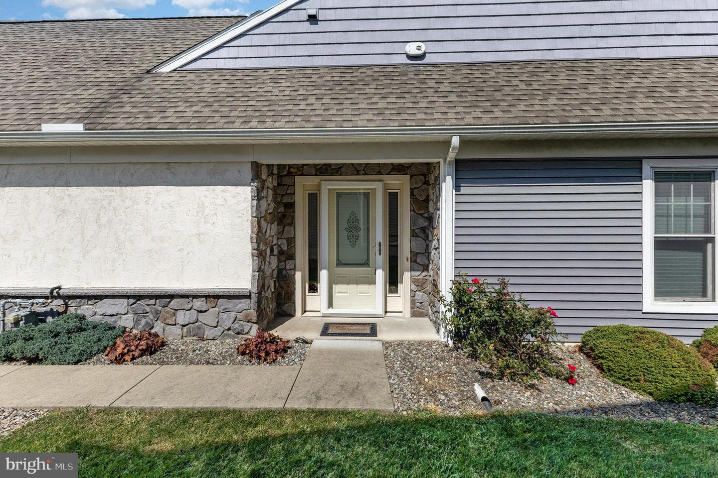 1007 Great Hall Drive photo 3