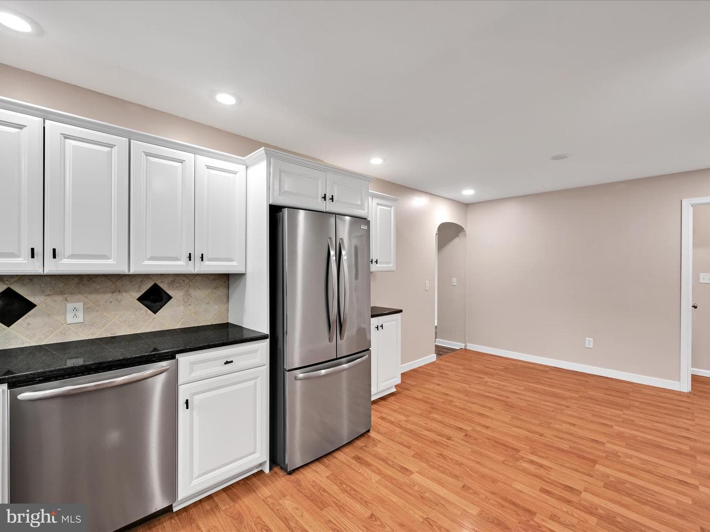 37 Willow Avenue photo 10