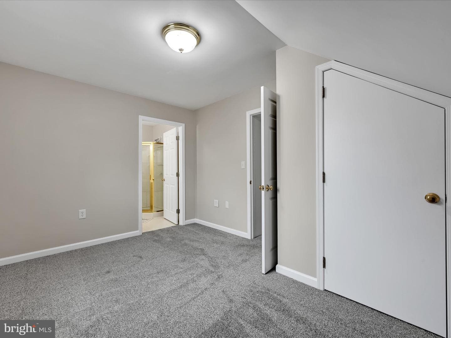 37 Willow Avenue photo 16