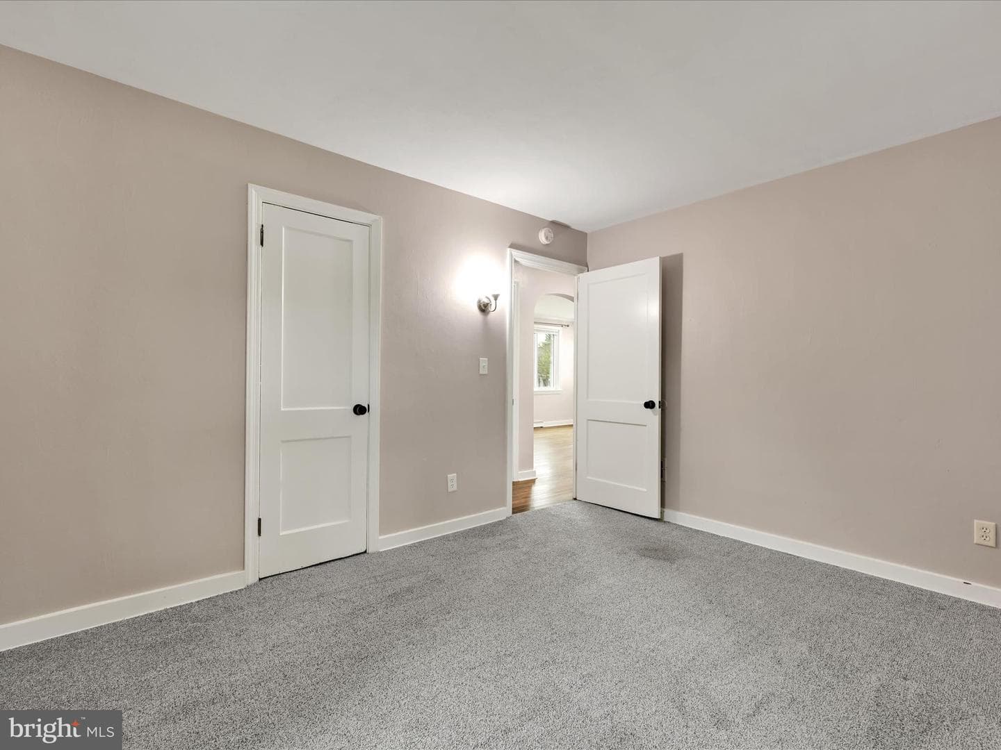 37 Willow Avenue photo 23