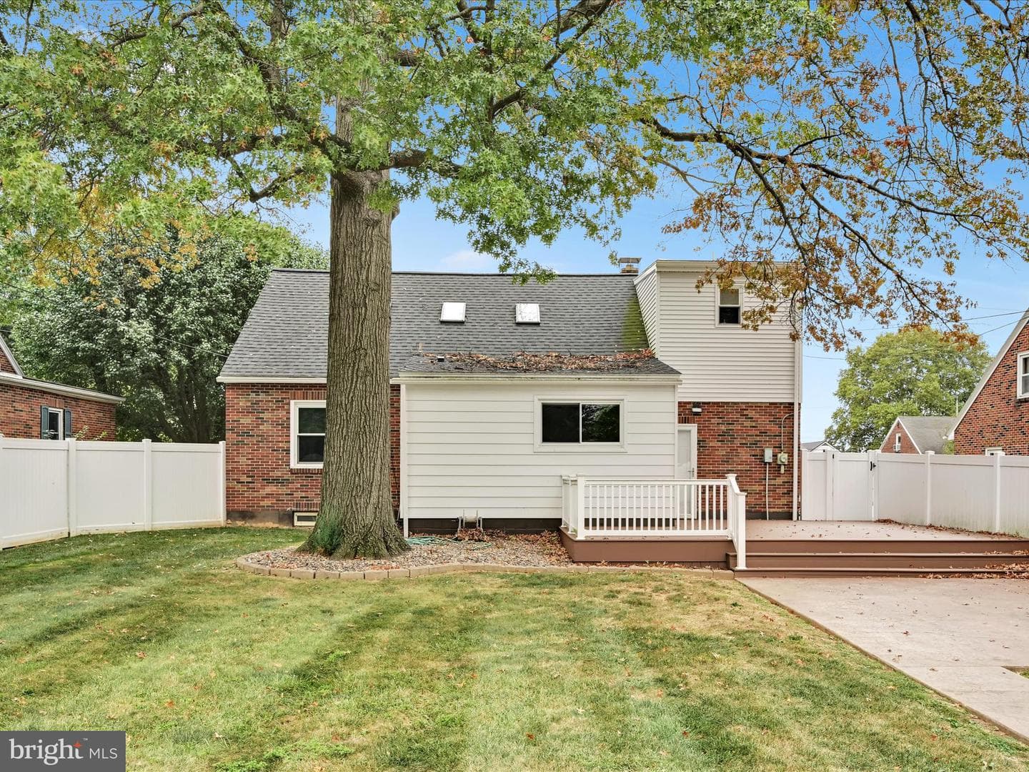 37 Willow Avenue photo 25