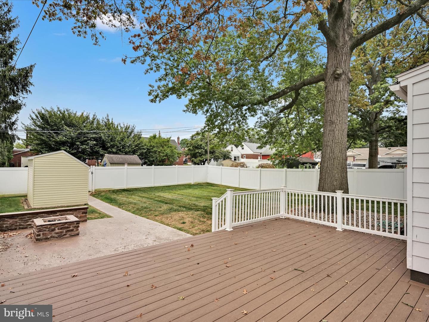 37 Willow Avenue photo 26
