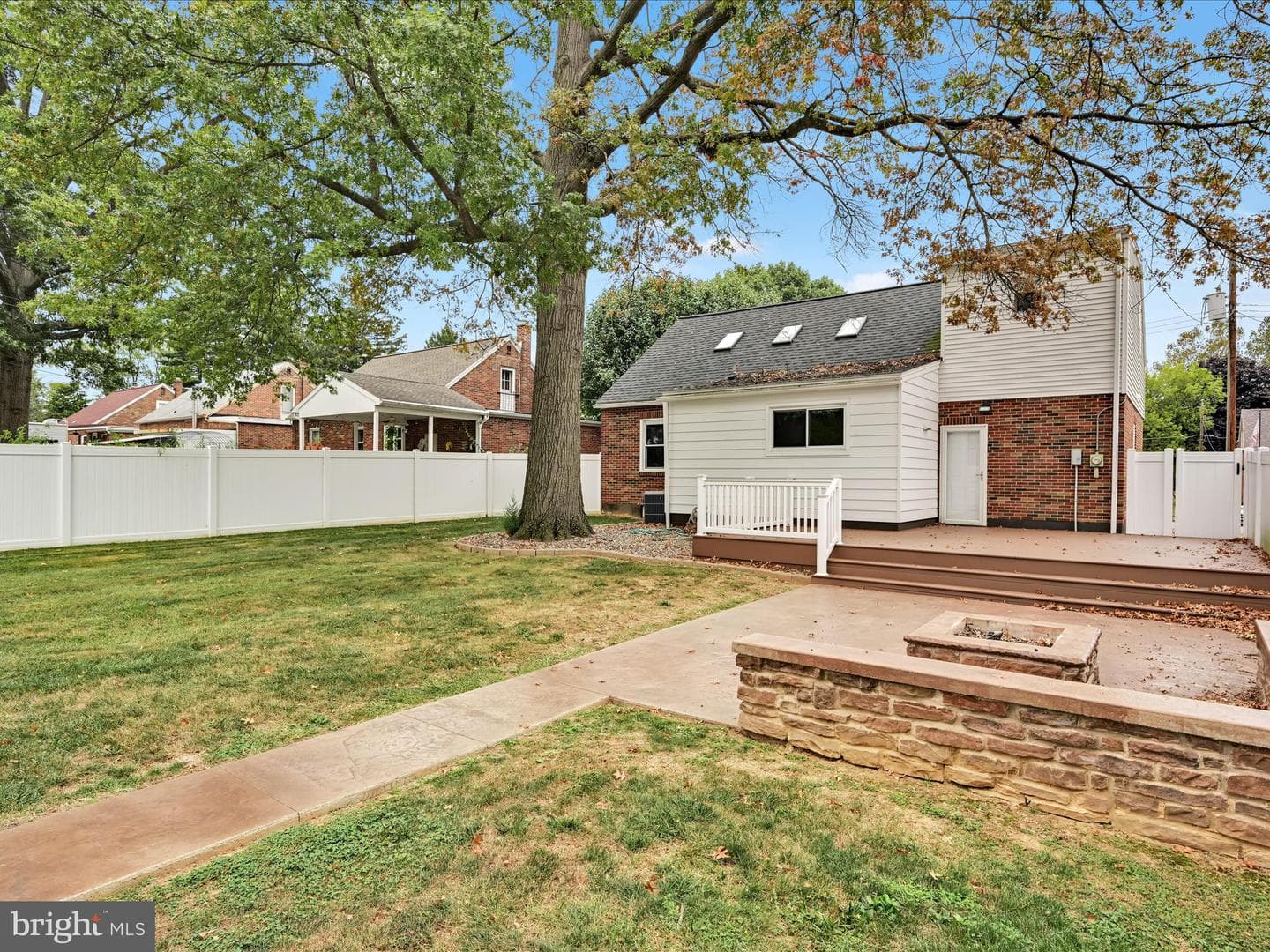 37 Willow Avenue photo 27