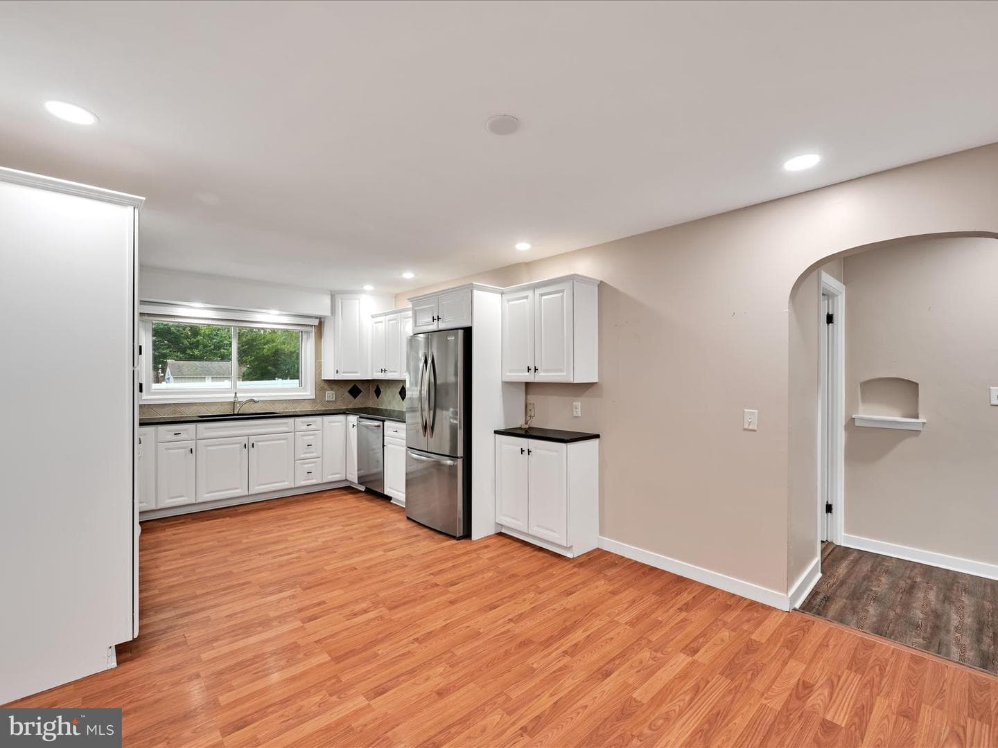 37 Willow Avenue photo 6