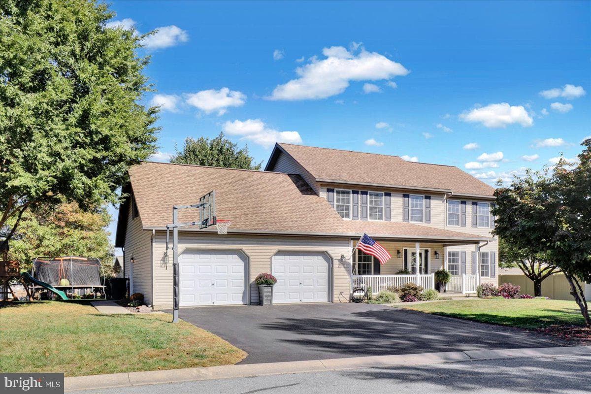 10 Manor Drive photo 2