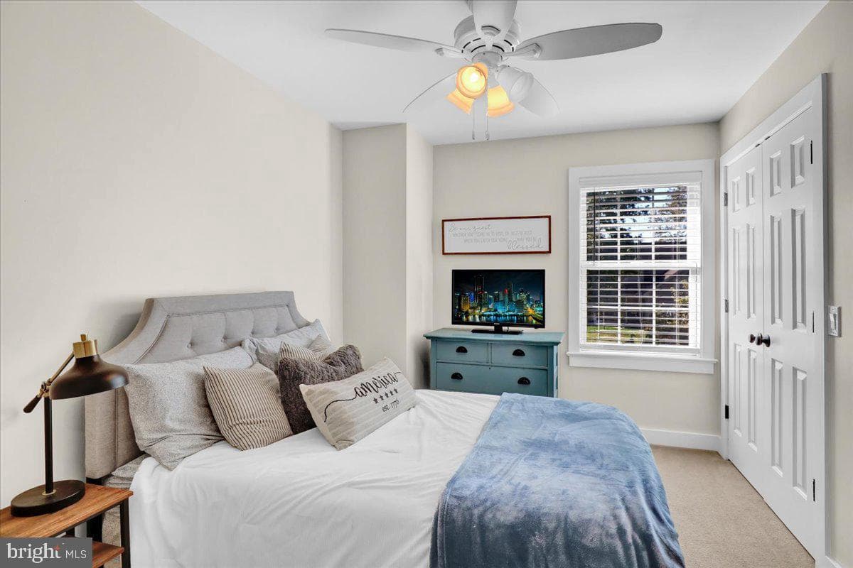 10 Manor Drive photo 28