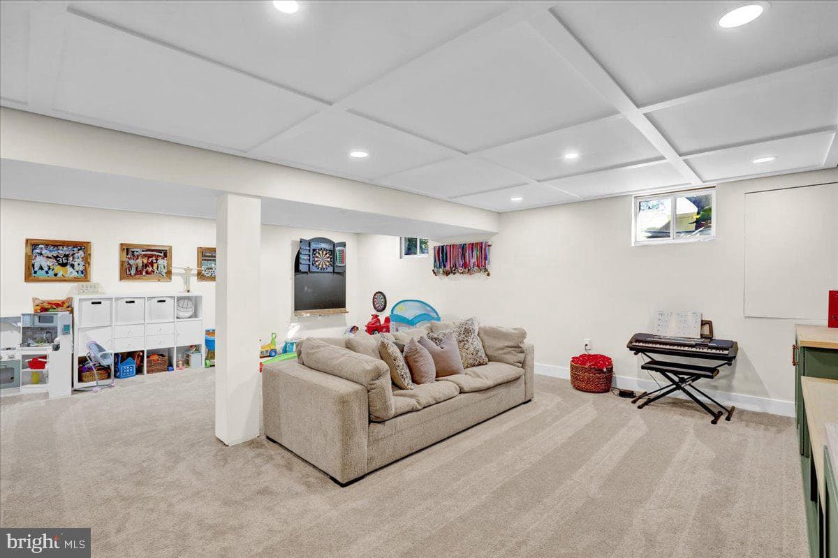 10 Manor Drive photo 36