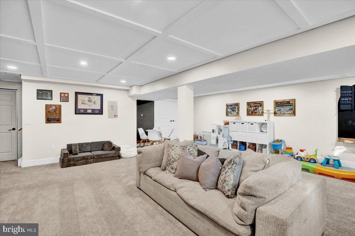 10 Manor Drive photo 37